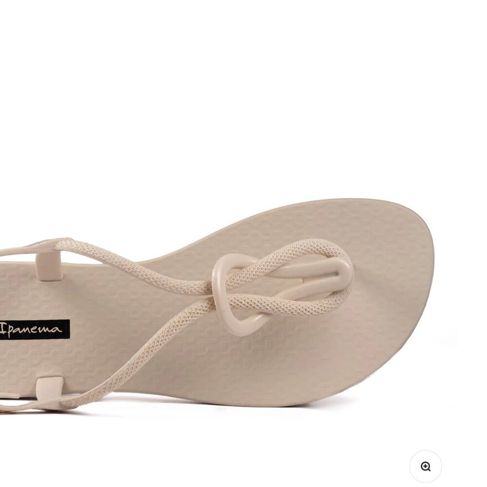 Ipanema Trendy T-strap Sandals - Beige
